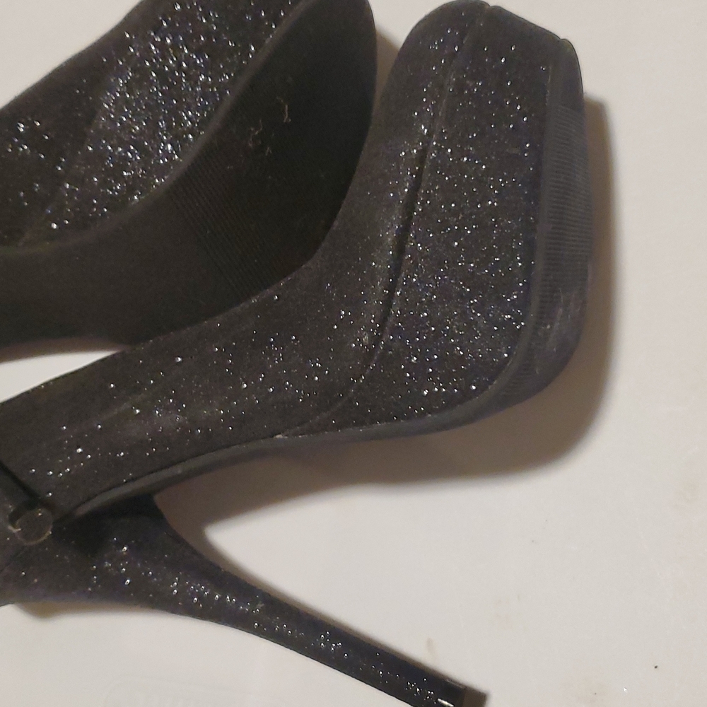 Shoes - Picture 3 of 3